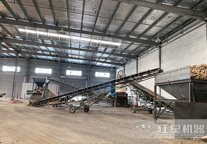 1臺1750石灰石復合式破碎機現場 1臺1750石灰石復合式破碎機現場