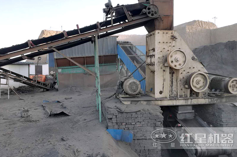 煤礦雙級粉碎機(jī)現(xiàn)場實拍 煤礦雙級粉碎機(jī)現(xiàn)場實拍