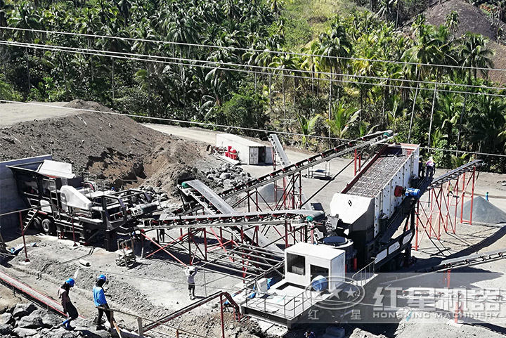 大型流動磕石子機現(xiàn)場 大型流動磕石子機現(xiàn)場