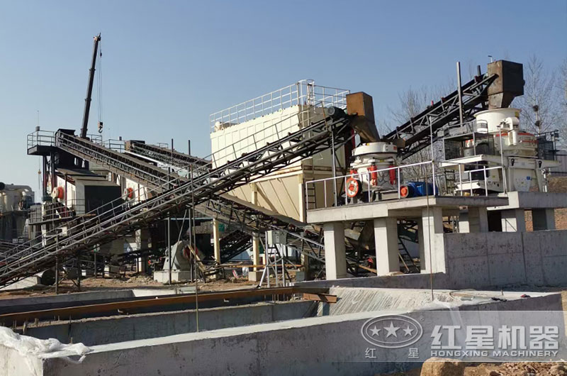 河卵石制砂生產(chǎn)線(xiàn)現(xiàn)場(chǎng)
